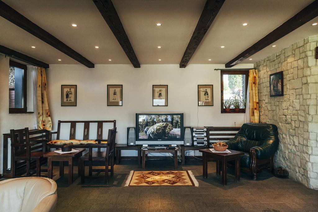 Drumul Carului Villa 모이에치우 데 조스 외부 사진
