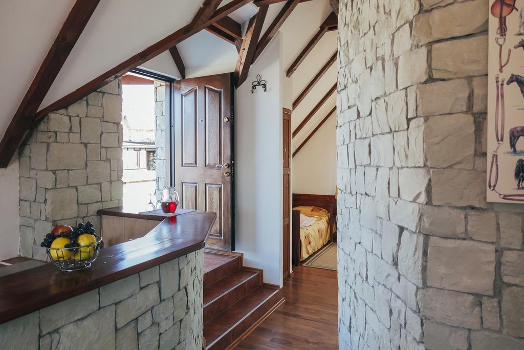 Drumul Carului Villa 모이에치우 데 조스 외부 사진