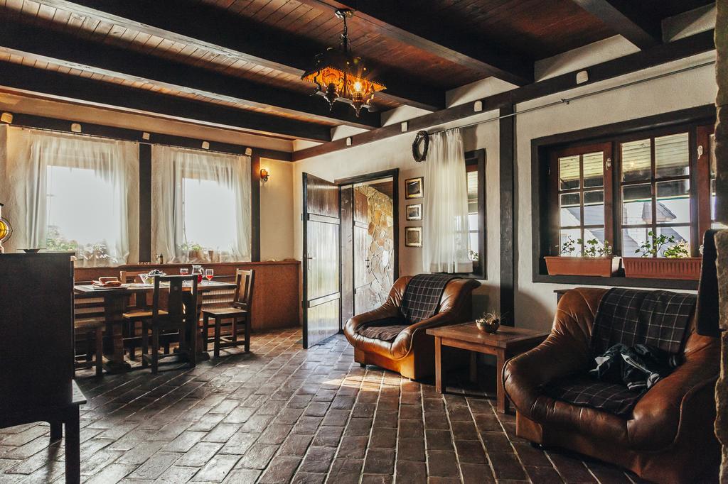Drumul Carului Villa 모이에치우 데 조스 객실 사진